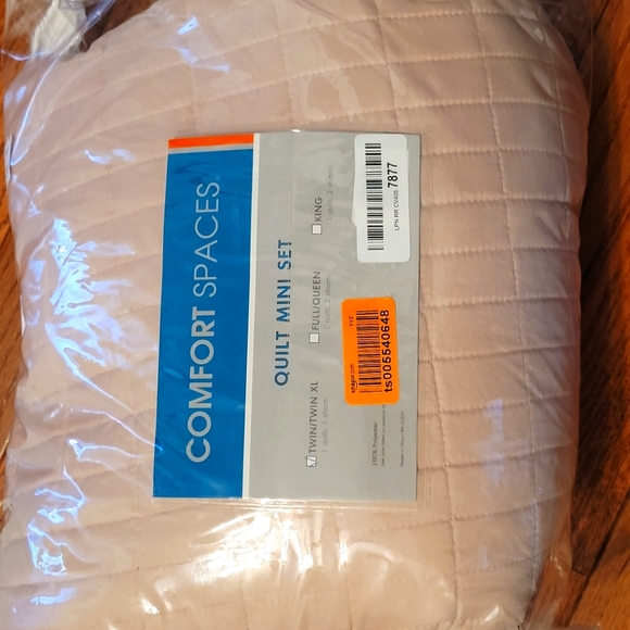 Pink Twin Quilt Set - Picture 3 of 4